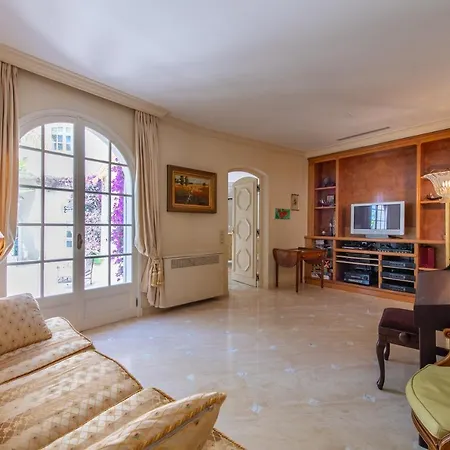 Exclusive With Pool And Sea View Close To Monaco