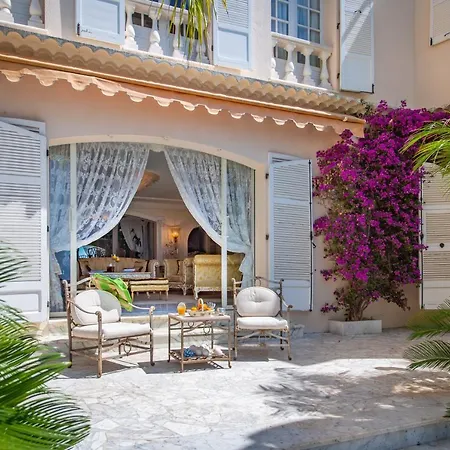 Exclusive With Pool And Sea View Close To Monaco