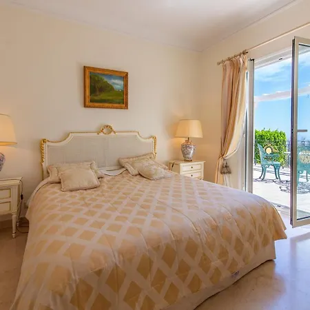Exclusive With Pool And Sea View Close To Monaco