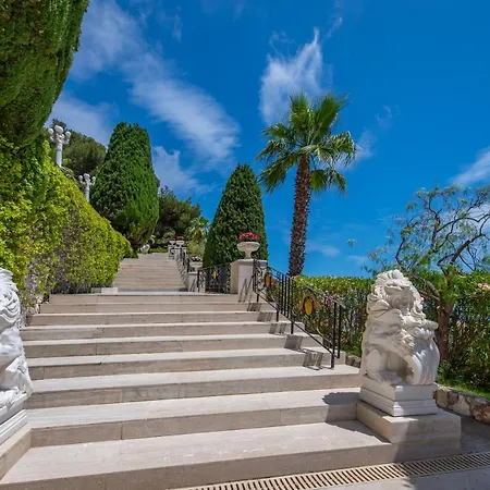 Exclusive With Pool And Sea View Close To Monaco